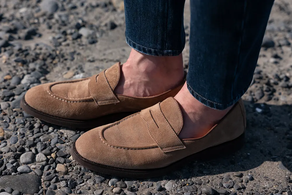 ブルネロクチネリ Suede Penny Loafer 足の形が美しく見える優れたローファー