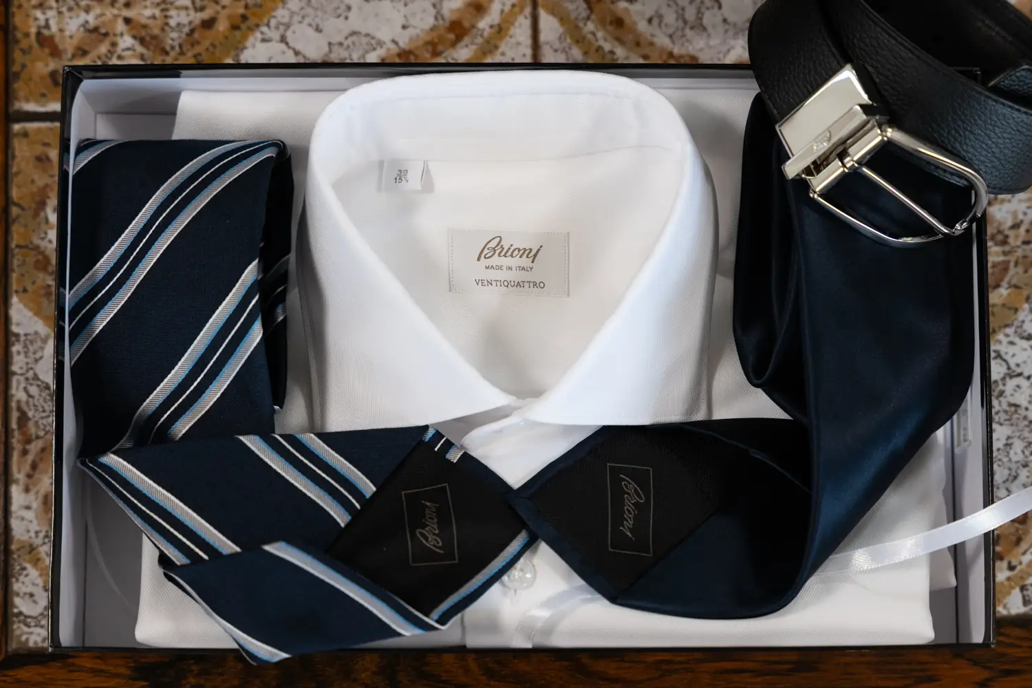 Brioni シャツとタイ