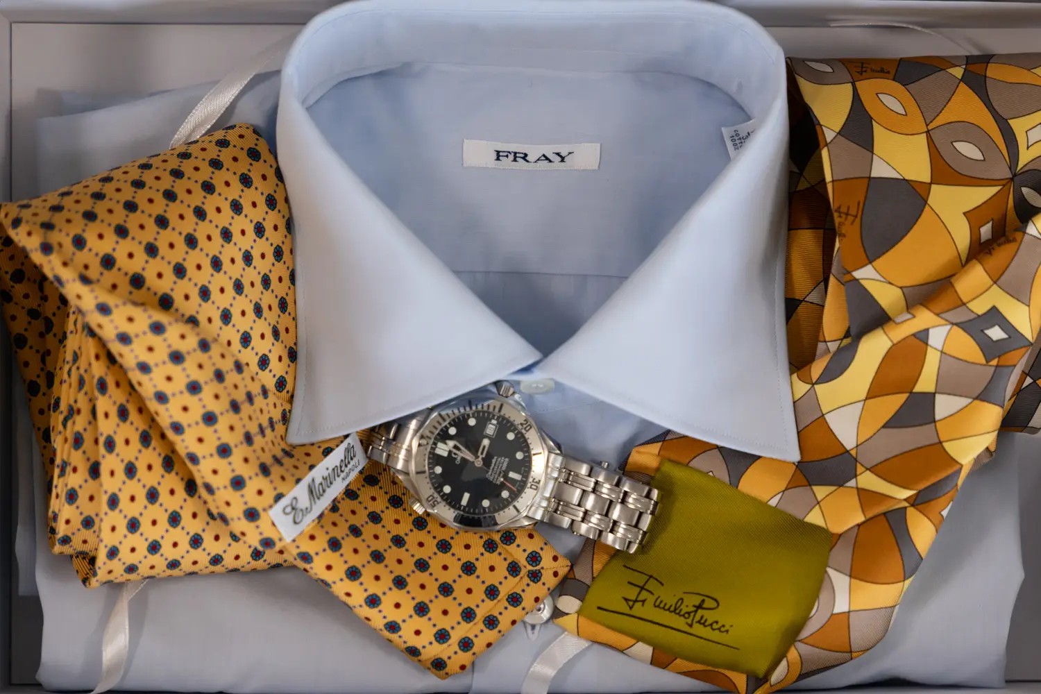 FRAY シャツとマリネッラとタイユアタイのタイ